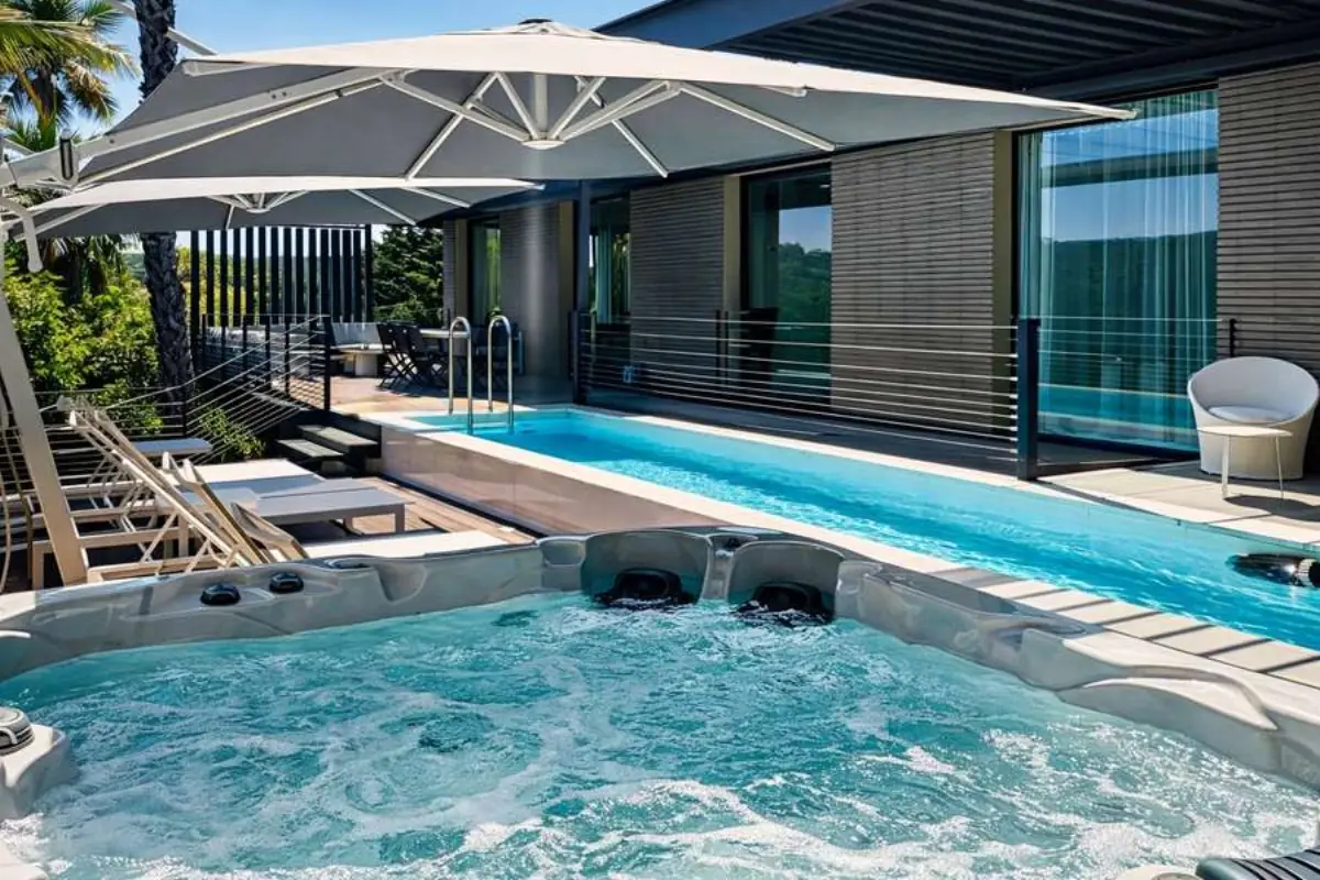 Villa St Tropez — view 2